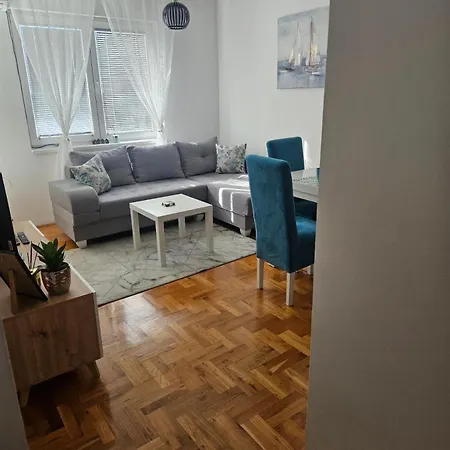 Διαμέρισμα Odmor012 *