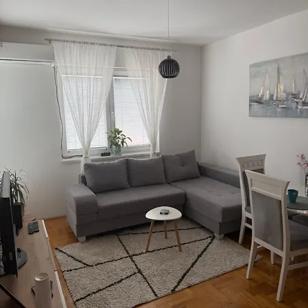 Διαμέρισμα Odmor012 *